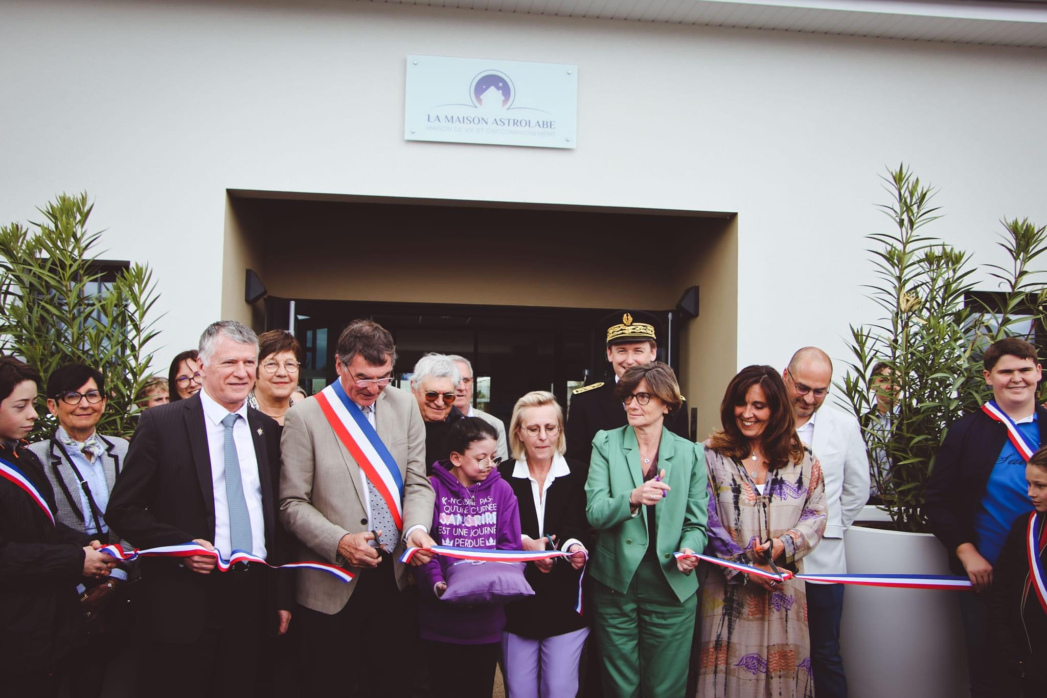 You are currently viewing Agnès FIRMIN LE BODO inaugure La maison Astrolabe